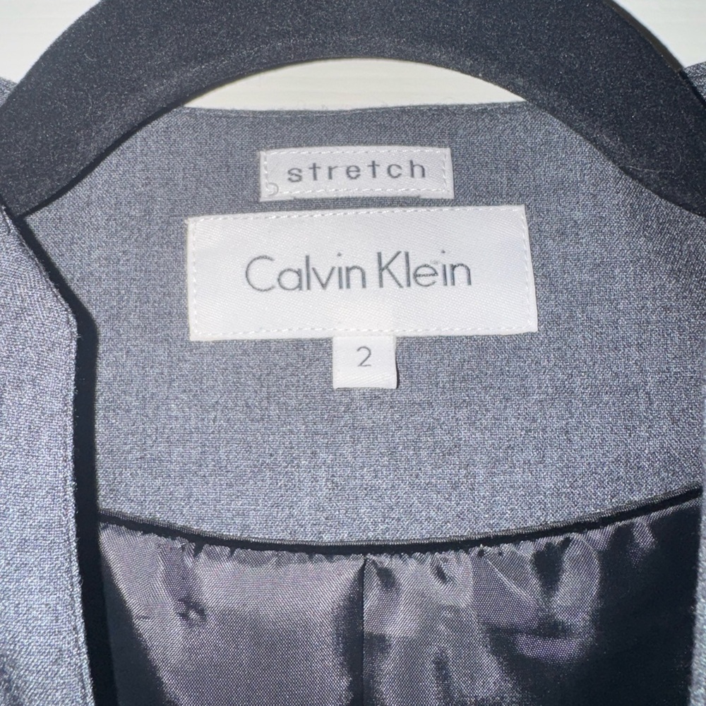 Like-New Calvin Klein Women’s Charcoal Gray Stretch Blazer – Size 2 - Picture 3 of 4